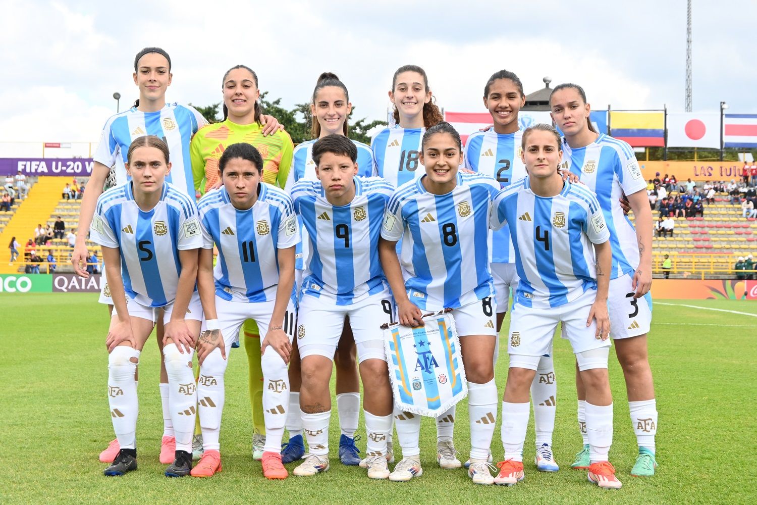 Las chicas lograron el pase histórico a octavos de final