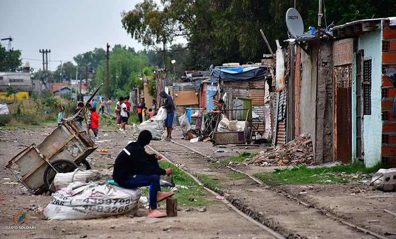 La cifra más alta en veinte años: En la Era Milei, la pobreza llegó al 52,9% en la primera mitad del año