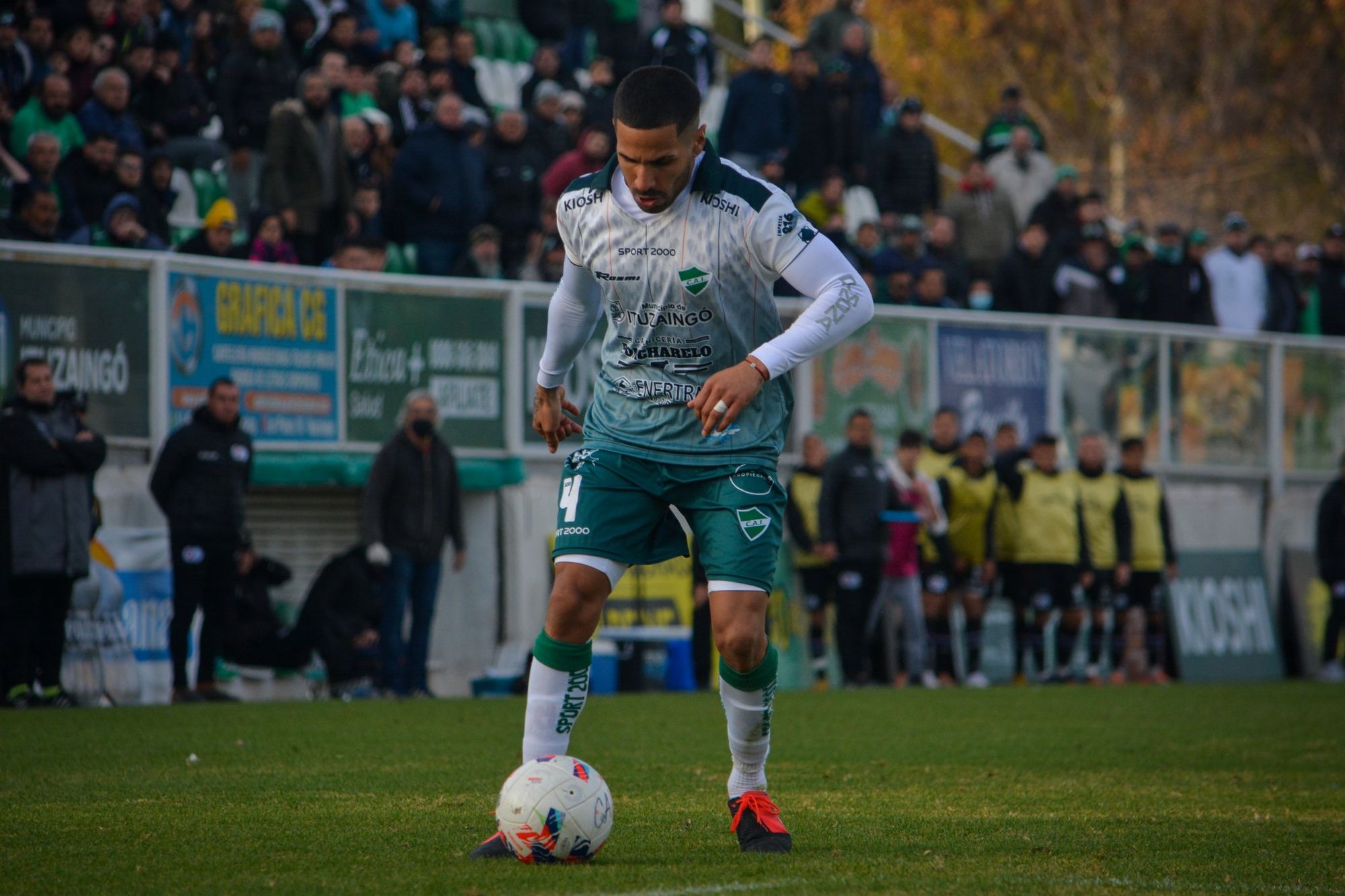 Un futbolista del Verde renovó su contrato