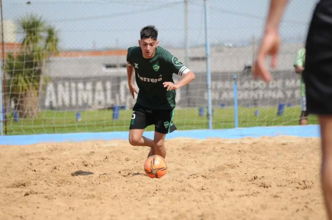 El equipo de fútbol playa de Ituzaingó quedó tercero en un campeonato nacional