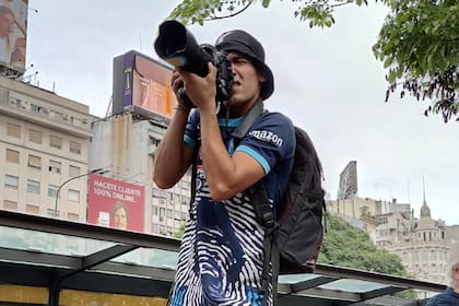 "Una leve mejoría": Cómo es el estado de salud fotógrafo Pablo Grillo tras el ataque de la policía