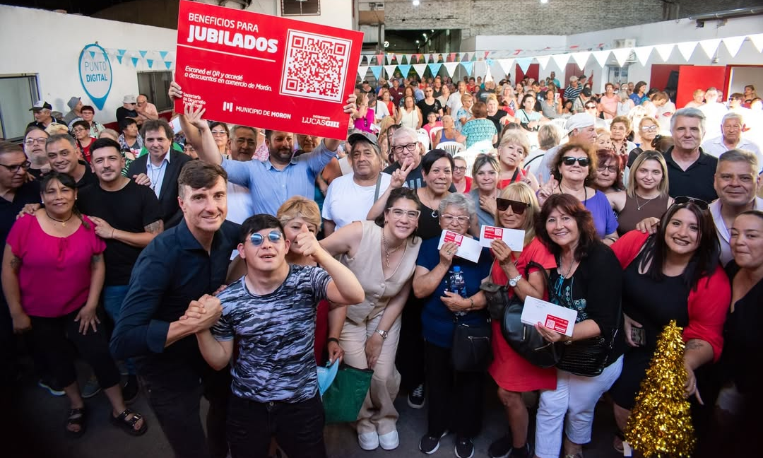 Morón: Se realizó una nueva entrega de Tarjetas de Beneficios para jubilados