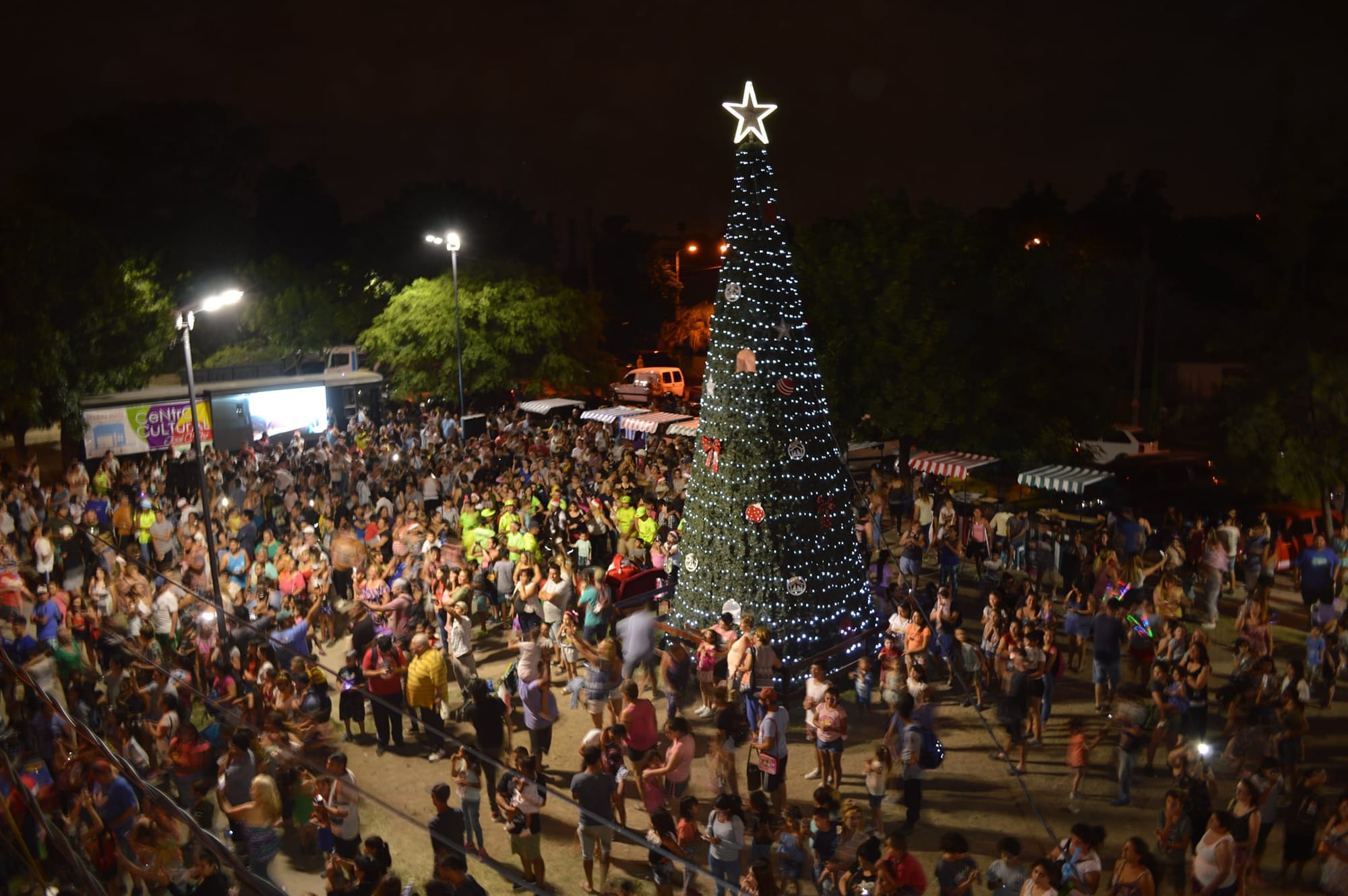 Se anunció el tradicional encendido del árbol de Navidad en Ituzaingó