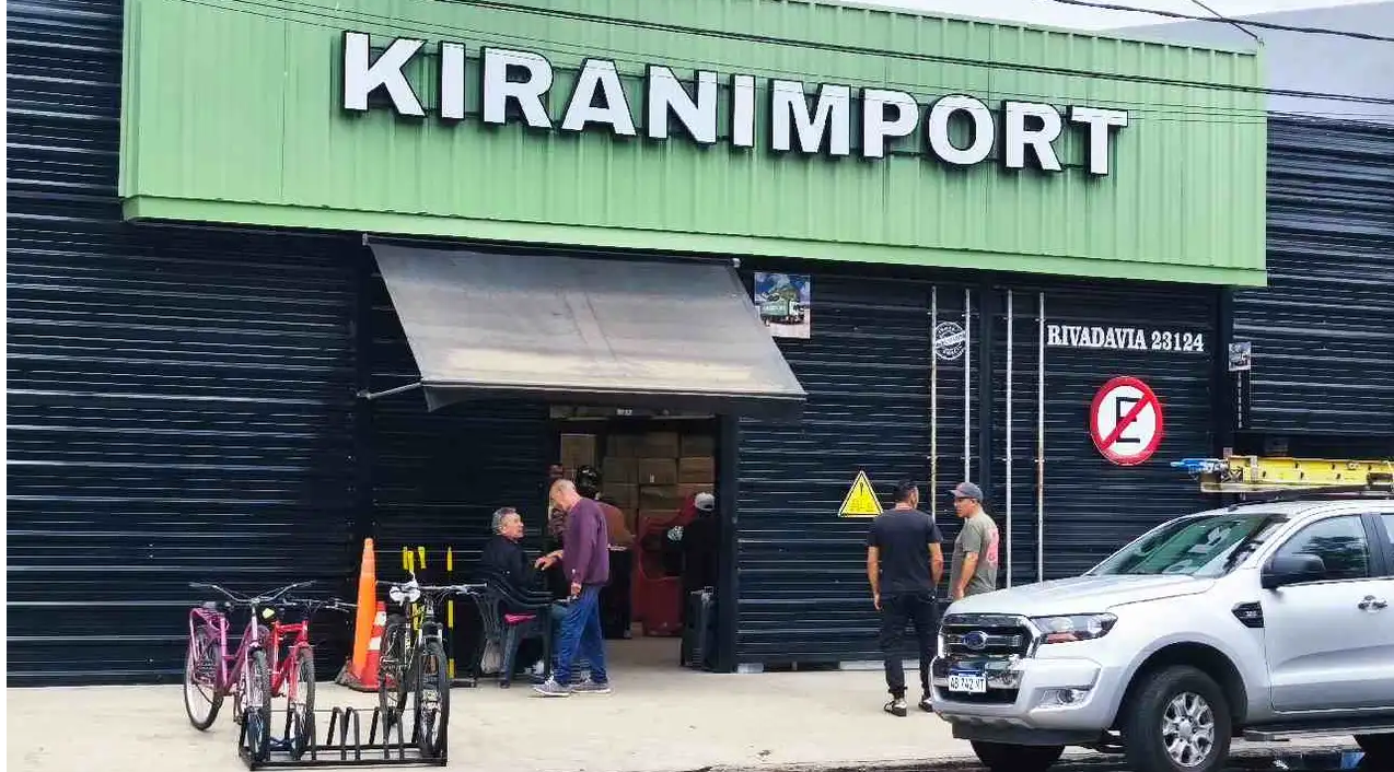 Abrió en Ituzaingó un mega outlet con precios de importación