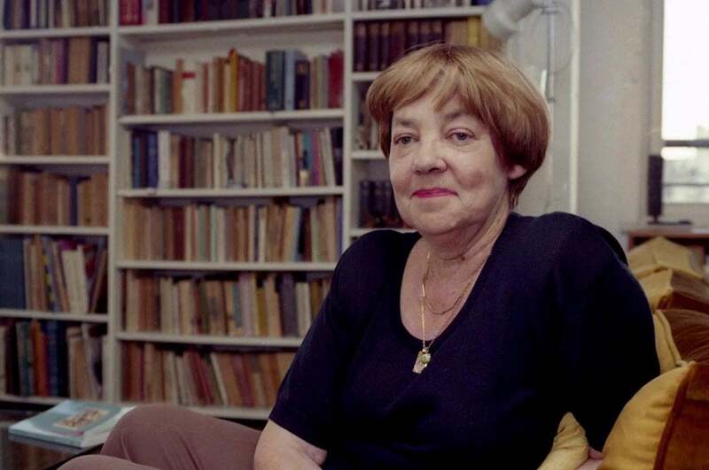 Casa Museo María Elena Walsh: Últimos días para participar del primer concurso literario para jóvenes y adultos