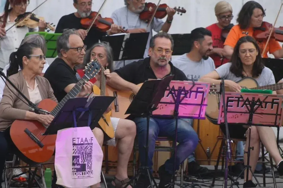 Tradición viva: La Escuela Taller de Artes y Artesanías Folclóricas de Morón cumple más de 40 años de trayectoria