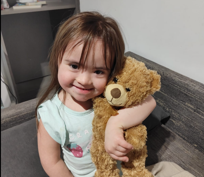 Una niña de 4 años con discapacidad sufre la desidia judicial: ningún juez se hace cargo