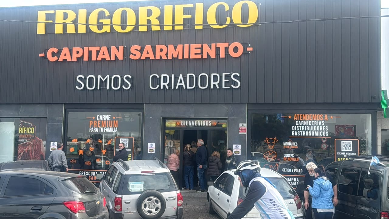 El intendente visitó el frigorífico que vende todos los cortes a 12.500 pesos hasta el 17 de julio