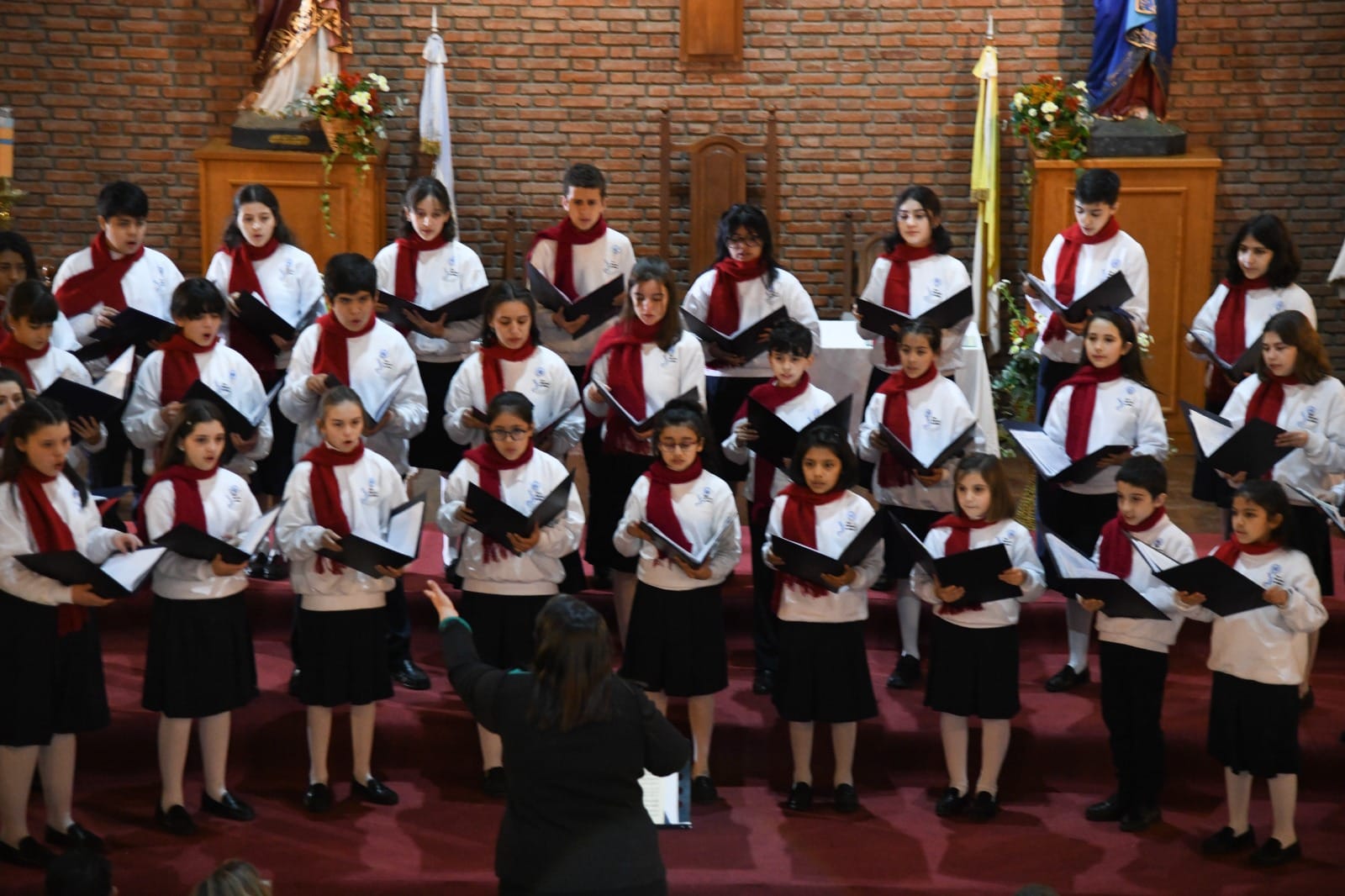 Milei disolvió el "Coro Nacional de Niños"