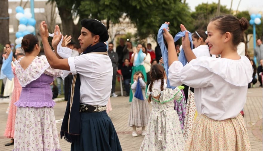 Tradición y fiesta popular en el Oeste: Virrey del Pino se viste de gala para un gran Desfile Patrio