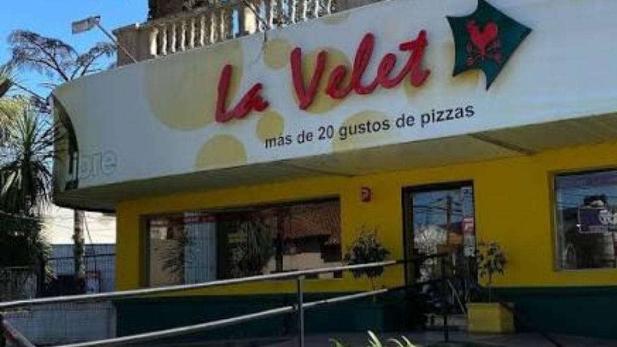 Un influencer gastronómico visitó y degustó "la mejor pizza libre" de Morón