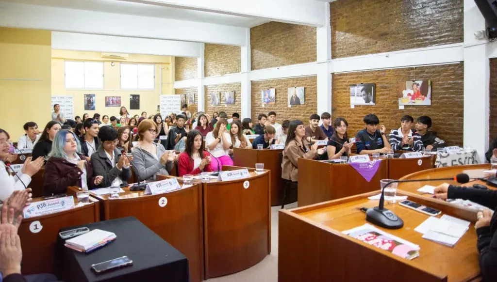 Parlamento Juvenil Bonaerense: Ituzaingó debatió en el Concejo Deliberante y eligió a sus representantes