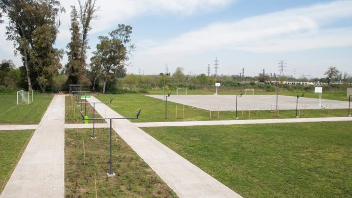 La UNAHUR inauguró un nuevo campo de deportes de 40 mil metros cuadrados en William C. Morris