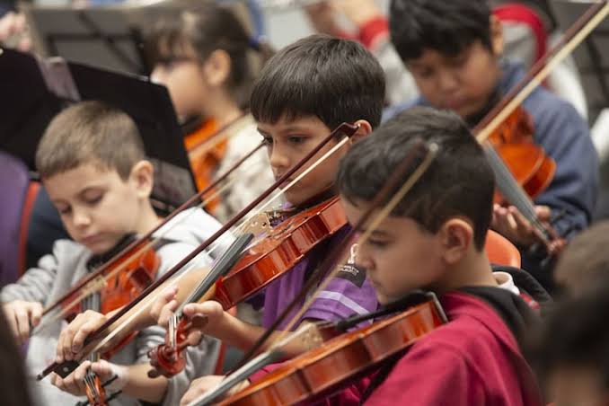 La Orquesta Infantil y Juvenil de Morón Sur ofrecerá un concierto por el Día de la Diversidad Cultural