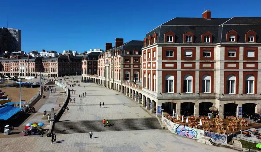 Turismo bonaerense: más escapadas cortas y menor consumo marcan la tendencia provincial