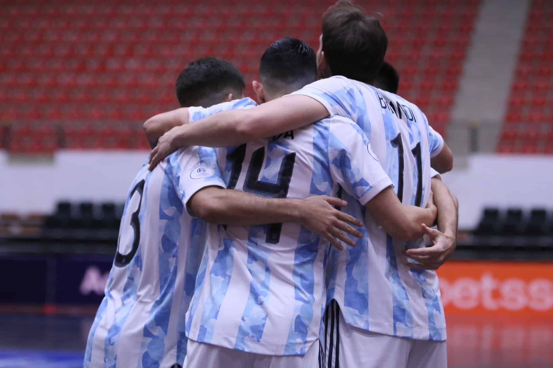 Argentina debutó con el pie derecho en Asunción