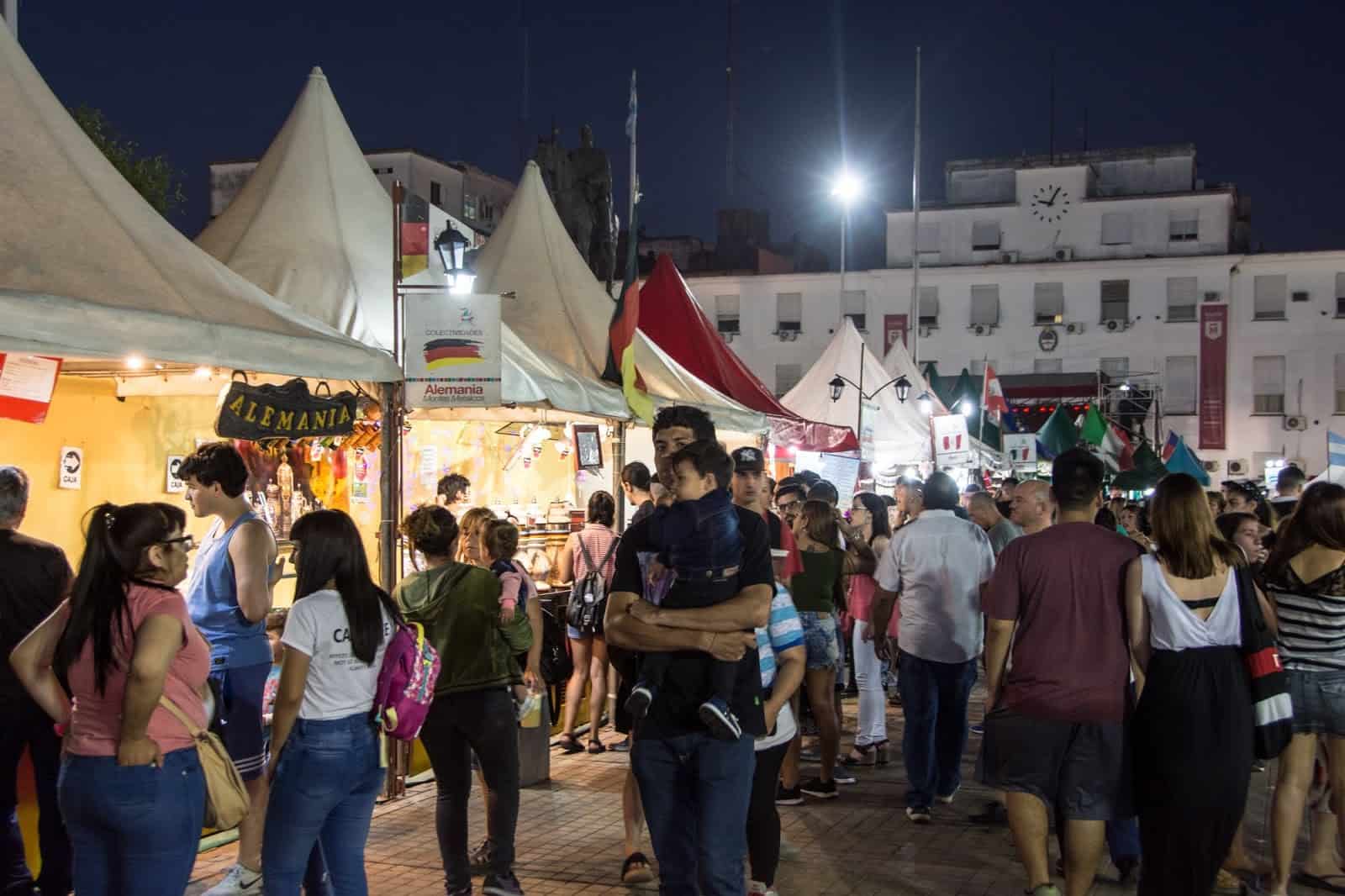 Morón: Vuelve la Feria de las Colectividades a la Plaza San Martín y Haedo
