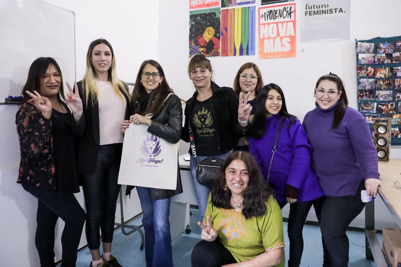 Ituzaingó: La cooperativa textil “Qué Fuega” recibió la visita de Gómez Alcorta