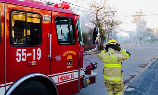 Libertad: Varias dotaciones de bomberos combatieron el incendio en una vivienda