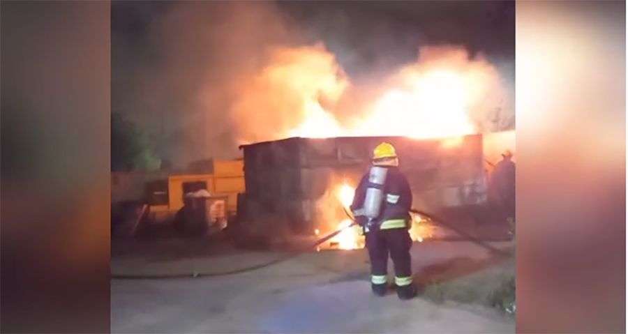 Ituzaingó: un Incendio de proporciones alertó a los vecinos anoche en Villa Ariza