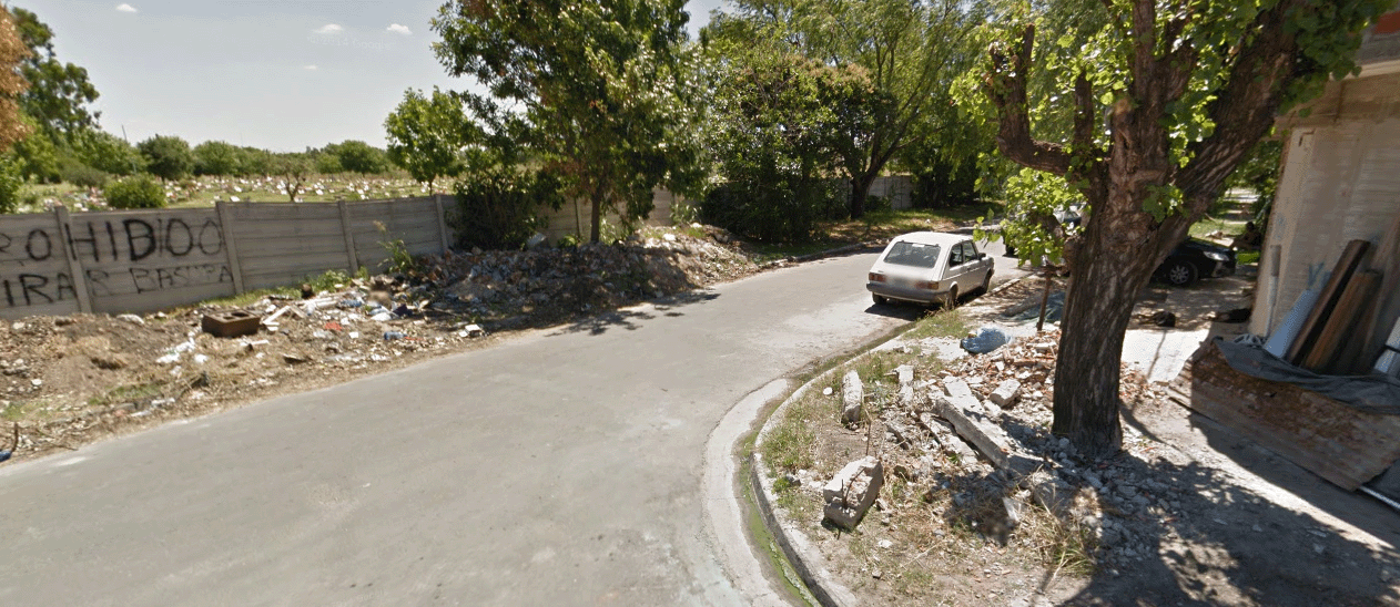 Villa Tesei: robaron una camioneta, son perseguidos y chocaron con el paredón de un cementerio
