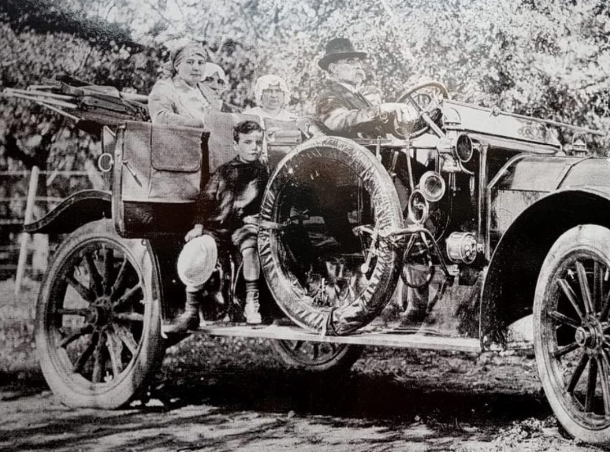 Conoce la historia del primer auto en rodar en el municipio de Merlo
