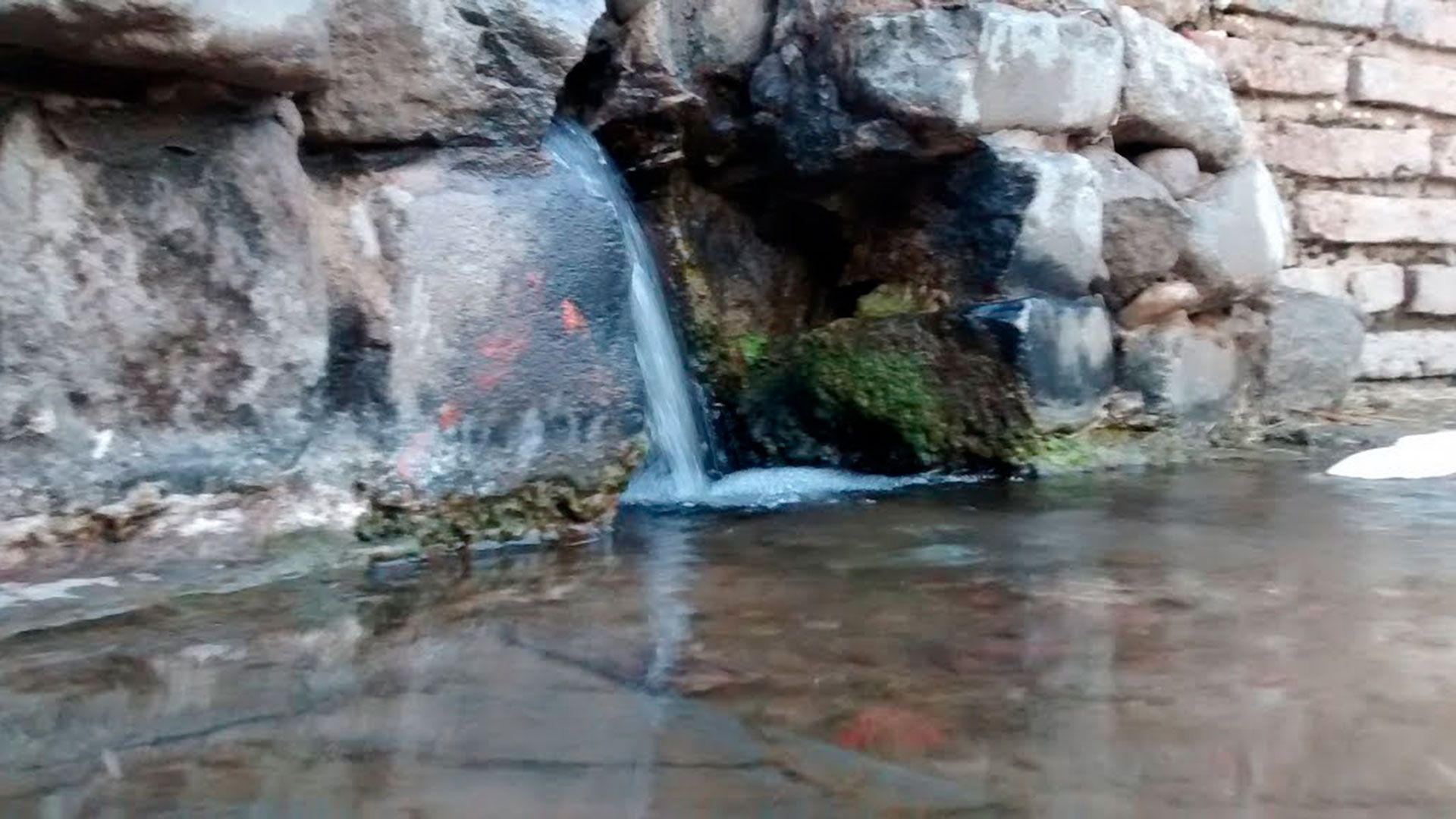 El manantial de Moreno, la historia del lugar en donde fluye agua cristalina