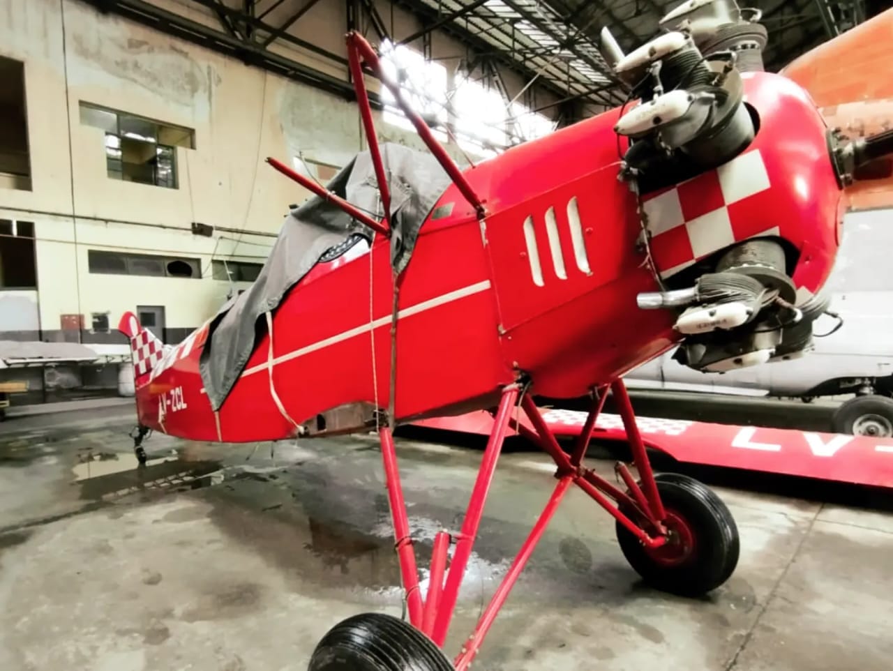 Morón: el Museo Nacional de Aeronáutica sumó un avión histórico a su muestra