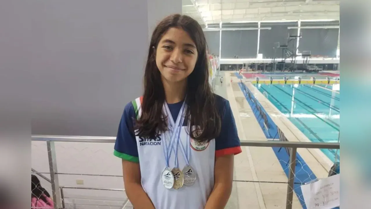 Una joven nadadora de Ituzaingó representará a la Argentina en un torneo internacional
