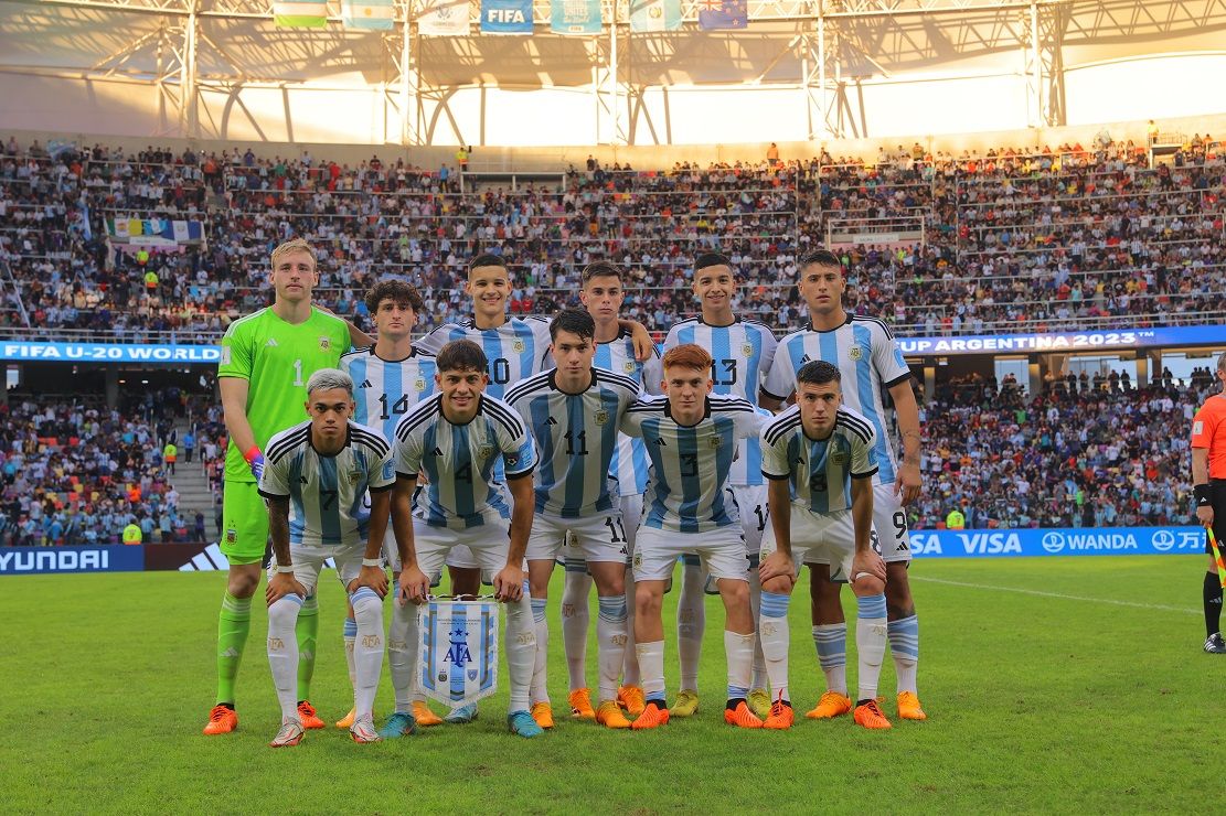 Argentina ganó en Santiago del Estero y se clasificó a octavos de final