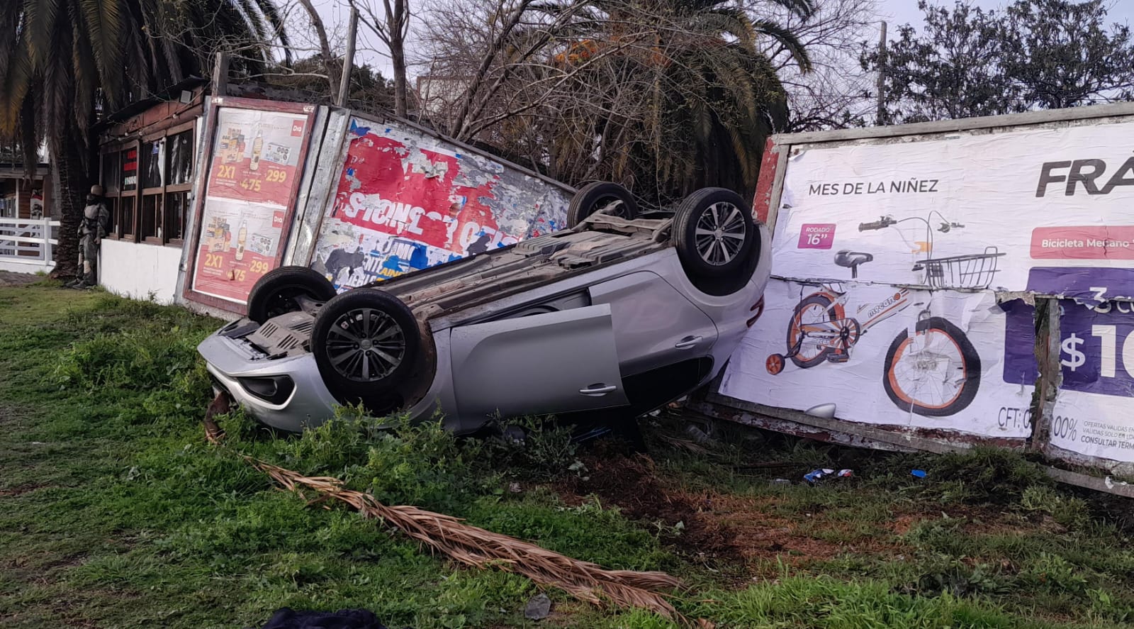 Accidente en Santa Rosa y Colectora "el auto voló por el aire"