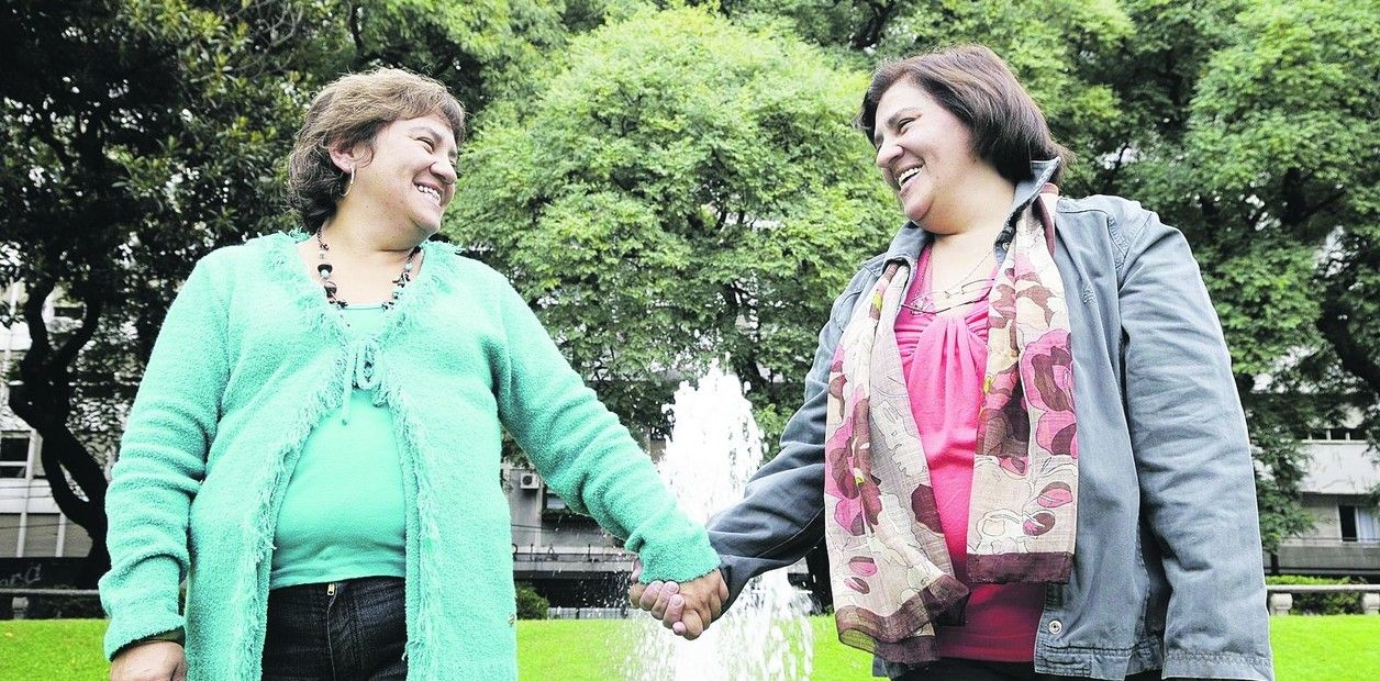 Tardaron 50 años: la sorprendente historia de las gemelas que se reencontraron en Moreno