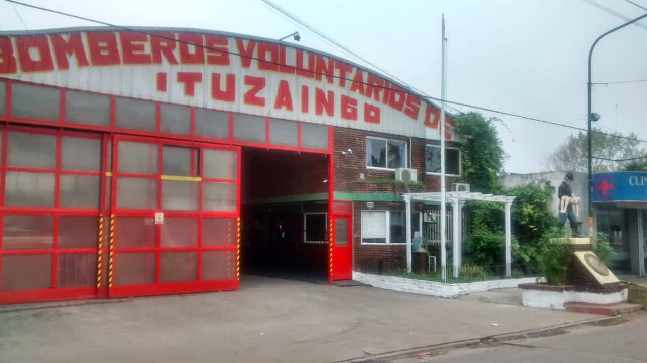 Una historia para destacar: el día en que los bomberos voluntarios de Ituzaingó le salvaron la vida a un bebé