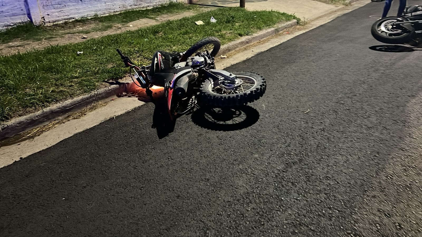 Morón: un policía mató a un motochorro que intentó robarle la moto