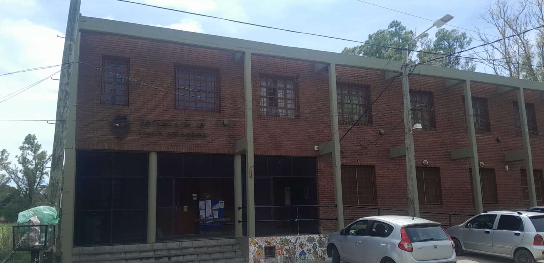 Villa Udaondo, aprovechando la tormenta robaron en la escuela primaria 18: "se llevaron hasta la bandera de ceremonia"