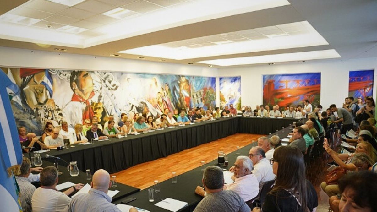 Ituzaingó: se conformó una Mesa Multisectorial contra el DNU y la Ley Ómnibus de Javier Milei