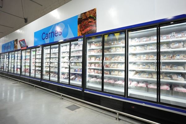 Clausuran el Carrefour de Ituzaingó Sur por comida en mal estado