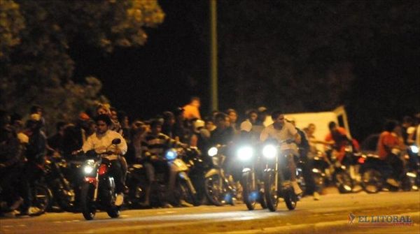 Picadas en Ituzaingó: detienen a 7 personas y secuestran motos