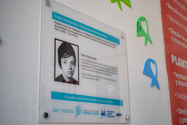 Inauguran placa en memoria de María Elena Peter, vecina de Morón desaparecida por la última dictadura cívico-militar