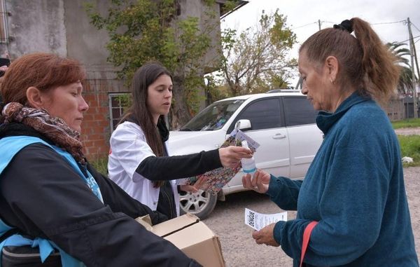 Combatiendo el dengue: Este viernes, el Municipio de Morón realizó entrega de repelentes en el Barrio San Francisco