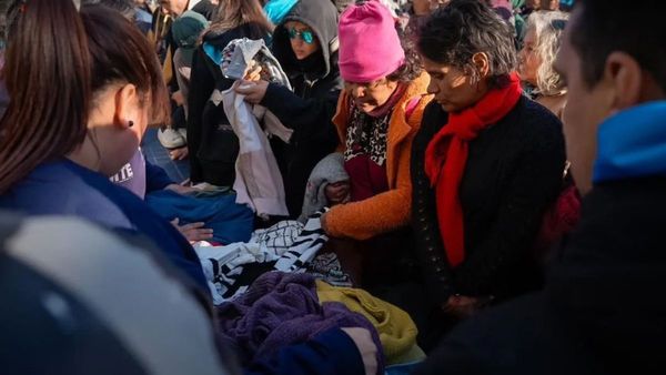 Ituzaingó: cómo colaborar con las brigadas solidarias que acercan abrigo y comida  a personas en situación de calle