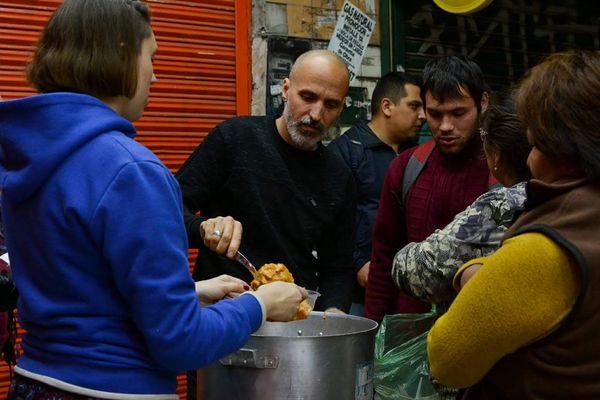 Calles Solidarias: La organización moronense busca cocineros y cocineras para la próxima semana