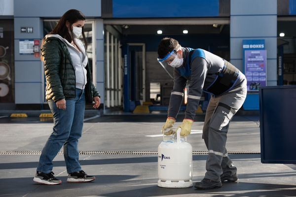 En el invierno más crudo en años, Milei liberó el precio de la garrafa y subió un 30 %