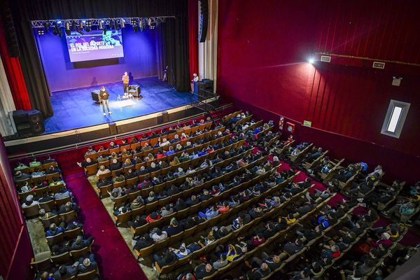 Ituzaingó: charla en el teatro con campeones del mundo