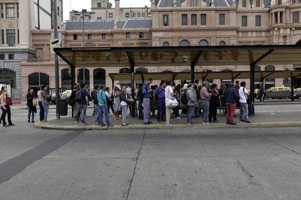 Al paro de transporte del miércoles 30 se le suman los colectivos con paro el jueves 31