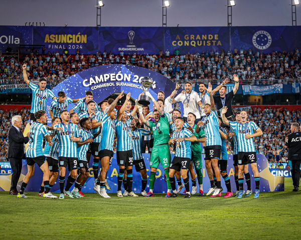 Racing pegó el grito de campeón en Asunción