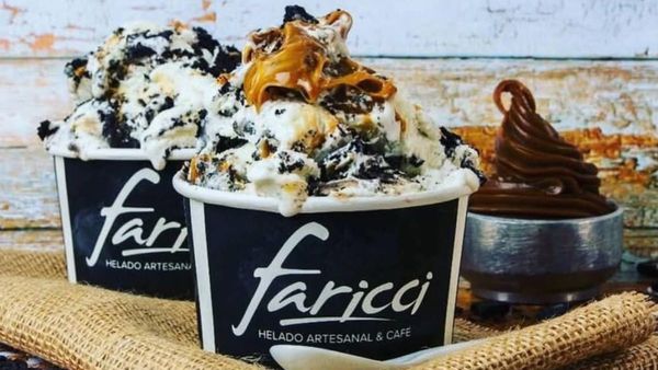 Faricci cumple 22 años y lo celebra regalando helados