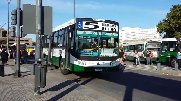 Aumentan los colectivos, subtes y peajes