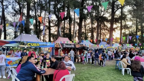 La Feria D'Gustar vuelve a Moreno con un show del Grupo Karicia