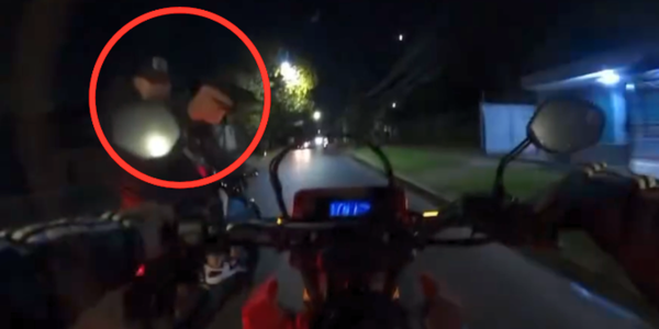 Grabó el robo de su moto con una cámara en el casco